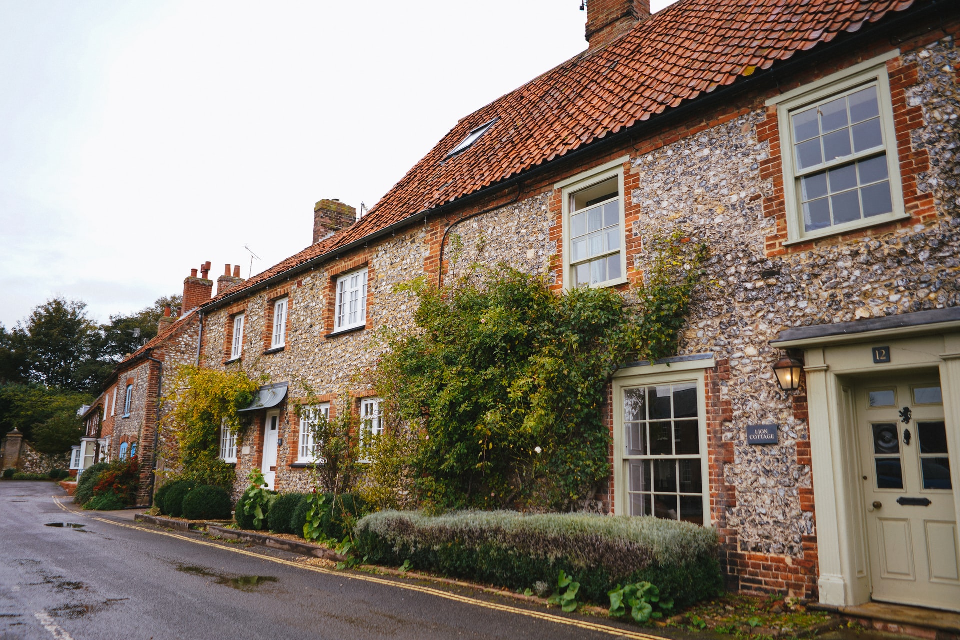 row of uk cottages